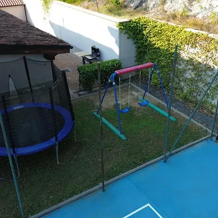 Exclusive With Swimming Pool And Tennis Area 빌라 코르시오네