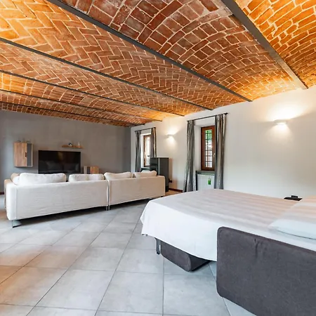 Exclusive With Swimming Pool And Tennis Area
