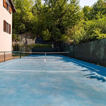 Exclusive With Swimming Pool And Tennis Area 빌라