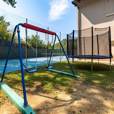 Exclusive With Swimming Pool And Tennis Area * 코르시오네